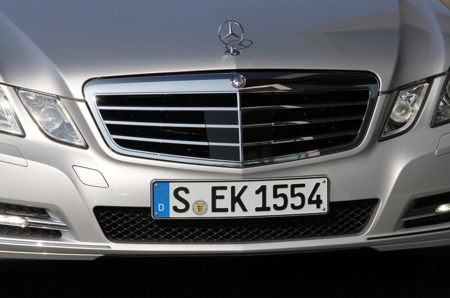  Mercedes-Benz E300 BlueTEC Hybrid 2012 года  (фото 57 из 60)